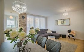 Apartment Montesa Zadar With Free Parking And Balcony