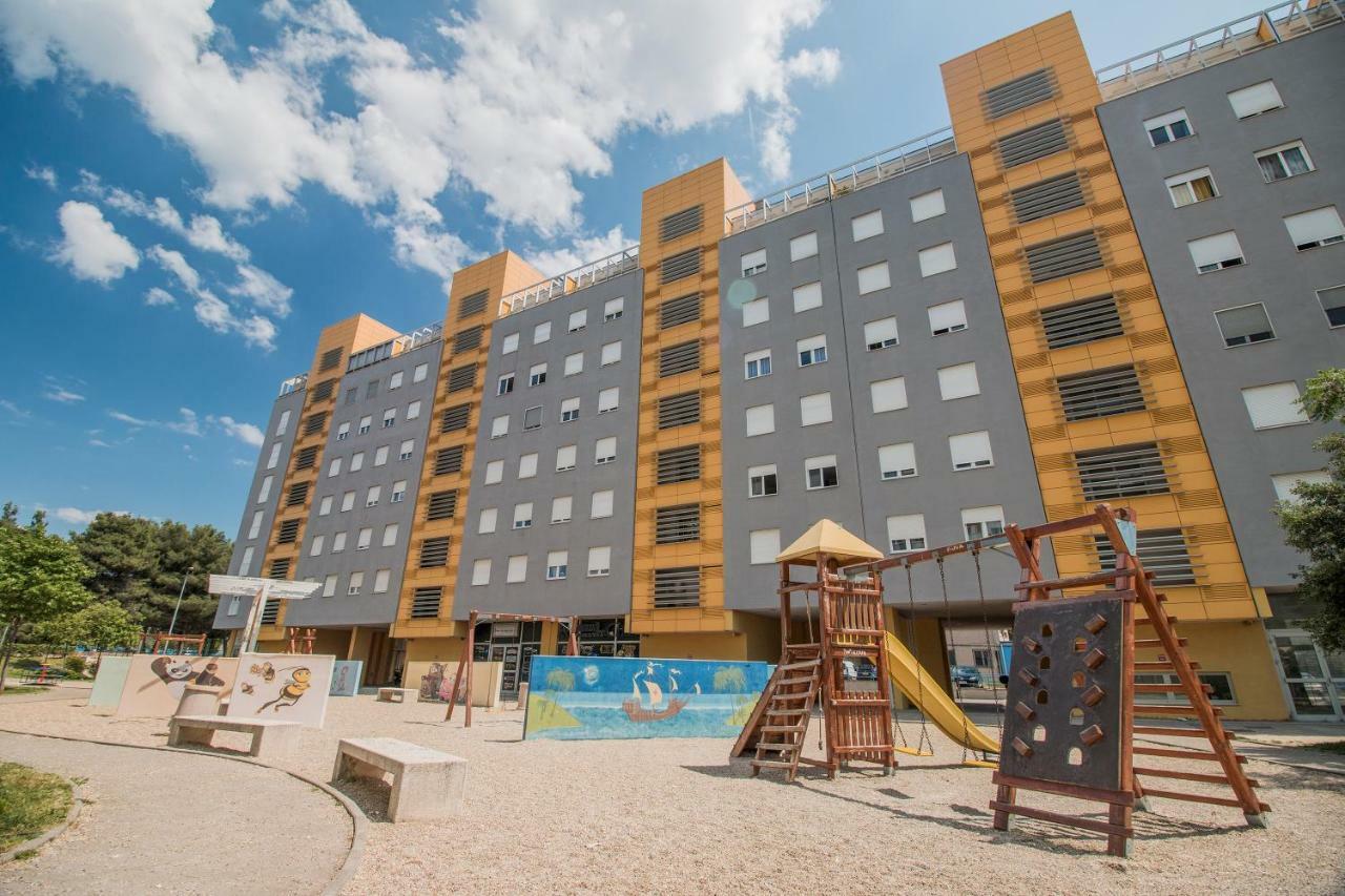 Apartment Montesa Zadar With Free Parking And Balcony Zewnętrze zdjęcie